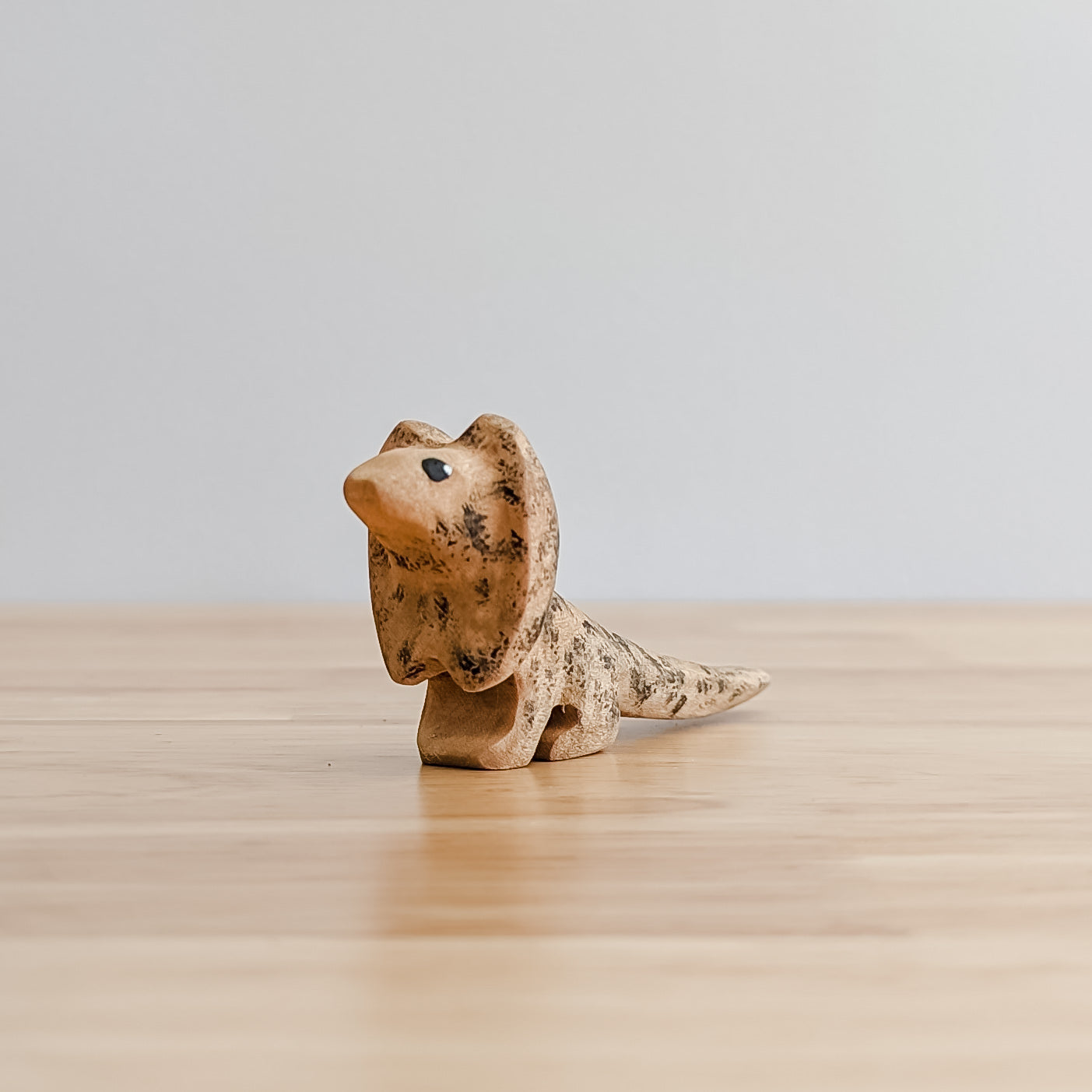 Frill Neck Lizard Wooden Toy